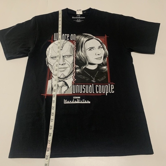 Marvel Studios Wanda Vision‎ T-Shirt "We are an usual couple" Size Medium NWT - Picture 4 of 6